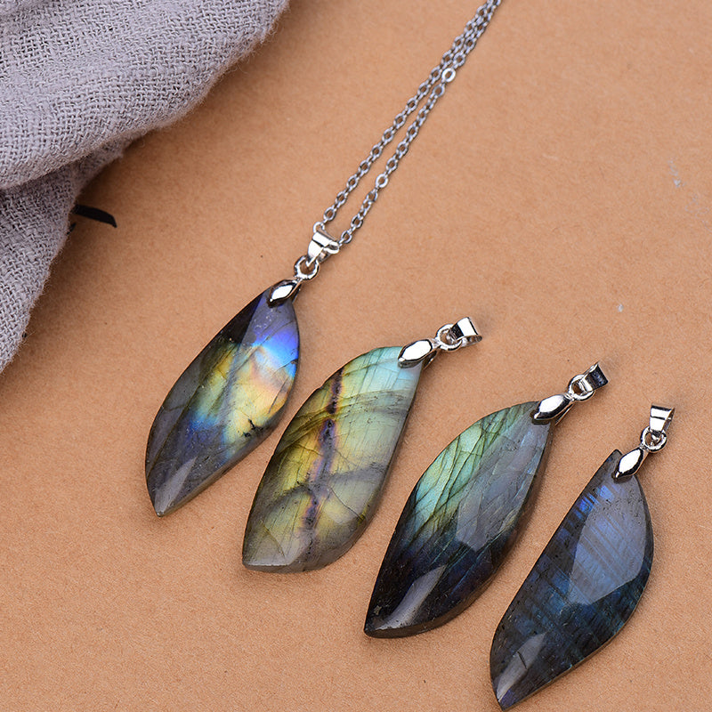 Natural Stone Unshaped Labradorite Pendant Clavicle Chain